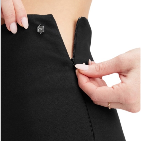 Fabletics 24-7 Kick Flare Pants XS Short NWT - Picture 3 of 15